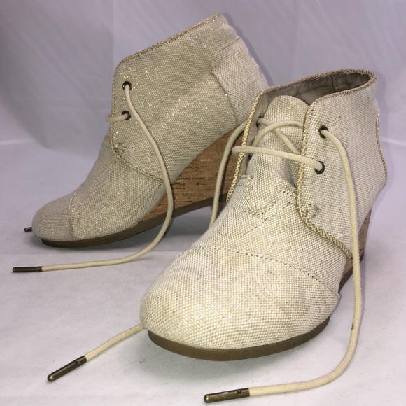 Toms Shoes - TOMS - WOMENS DESERT WEDGE Size 7.5